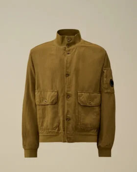 Bomberjack met gebroken twill-patroon aan de lens