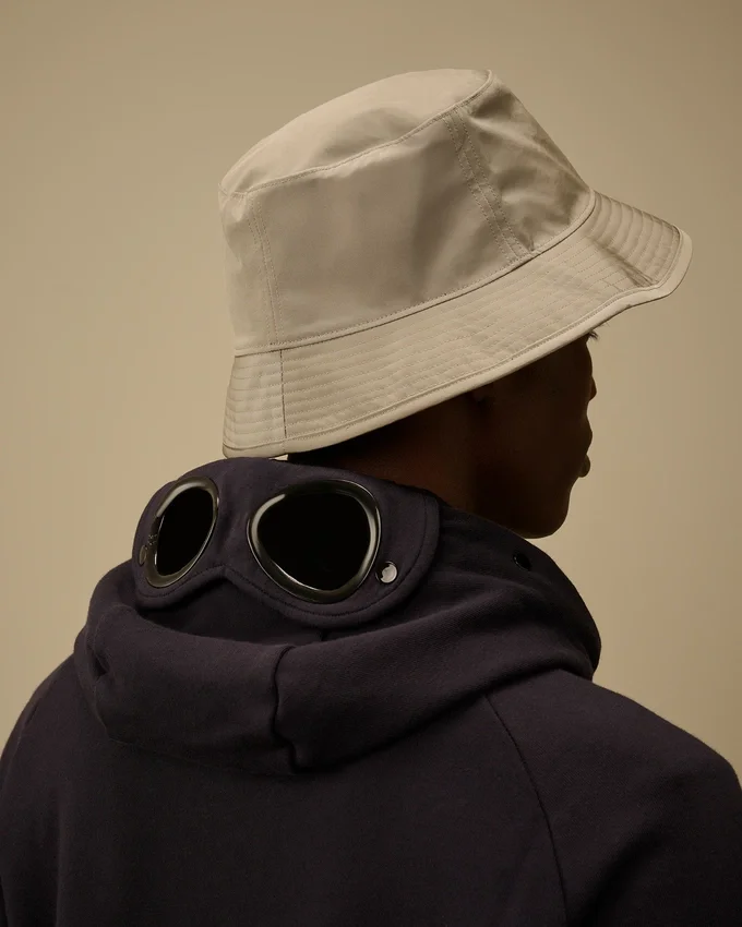 Buckethoed met Chrome-R-lens