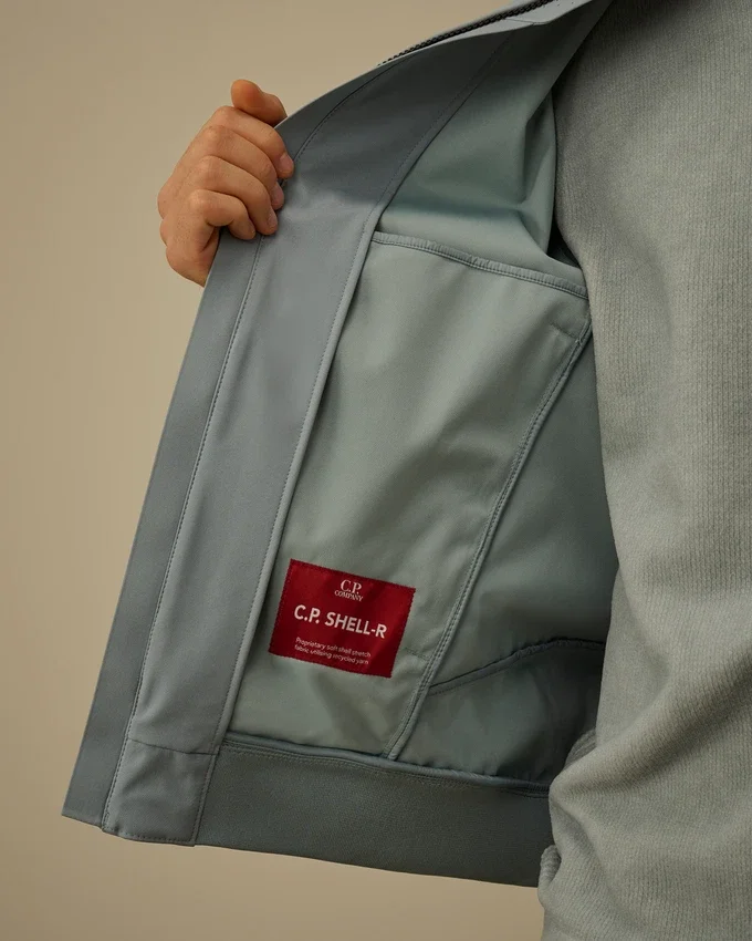 C.P. Shell-R Lens-jas met capuchon