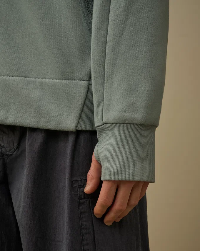Diagonaal geribbeld fleece sweatshirt met capuchon en rits