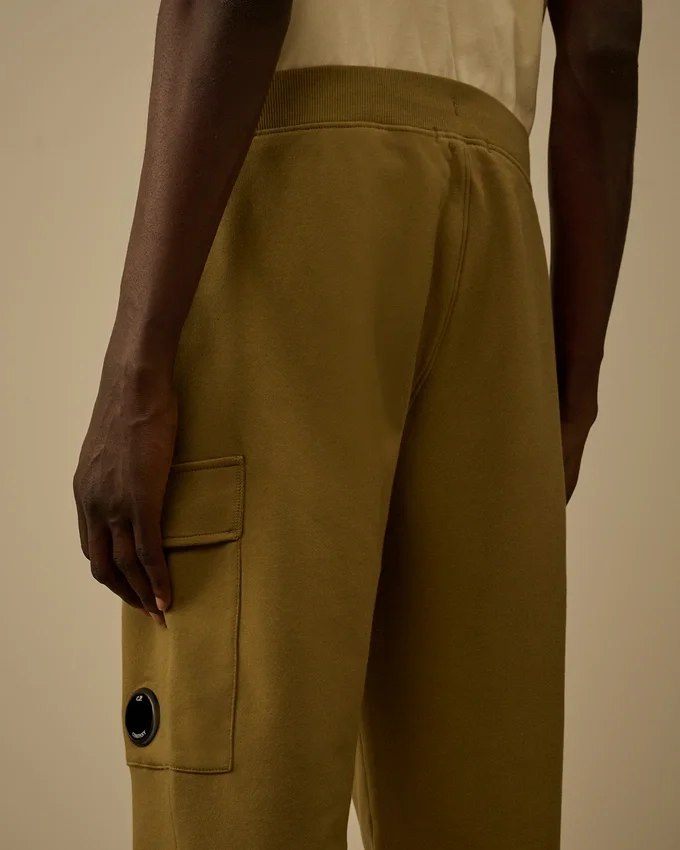 Diagonale, opgestikte fleece cargo-joggingbroek met Lens-motief