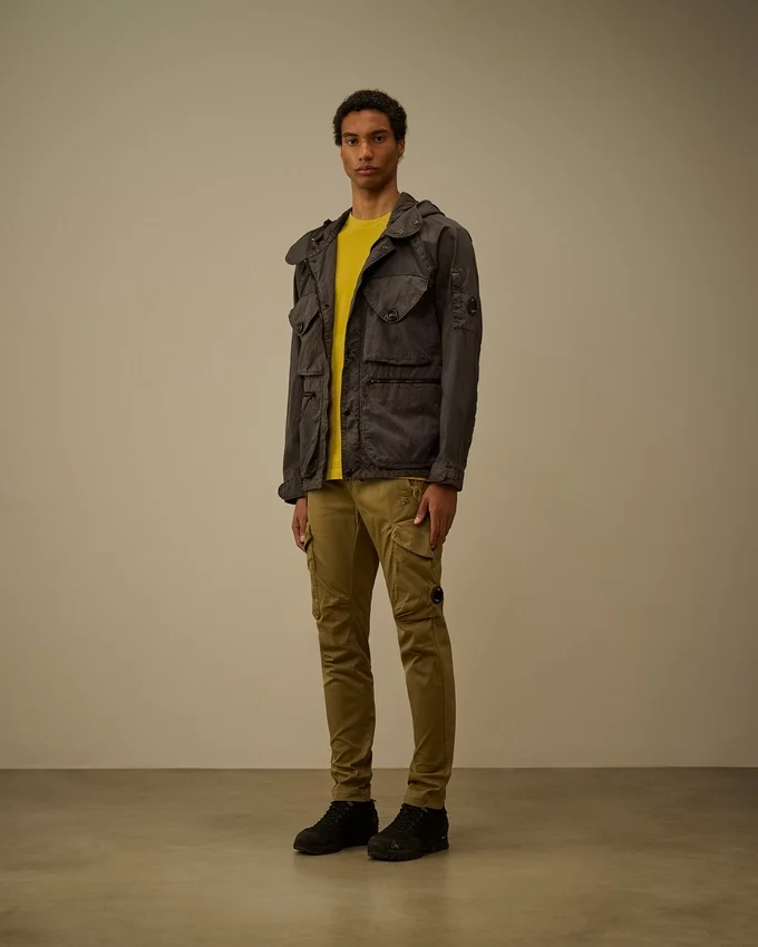 Ergonomische cargo-broek met afgeronde zakken van stretch-satijn