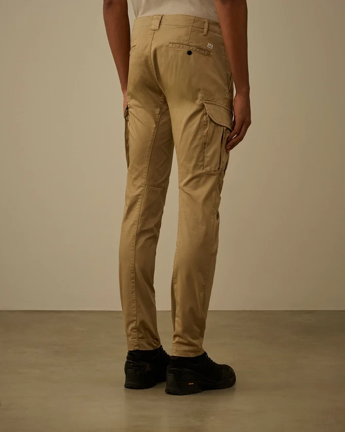 Ergonomische cargobroek met logo van stretch-satijn
