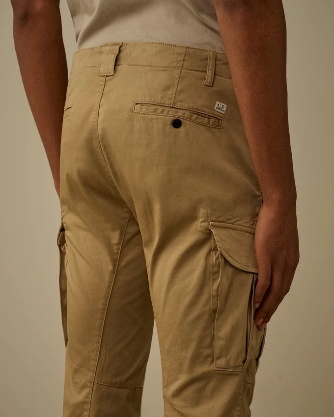 Ergonomische cargobroek met logo van stretch-satijn