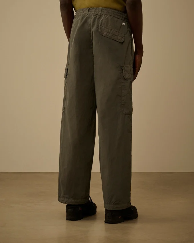 Flatt Nylon loszittende cargo-broek met lensdetail