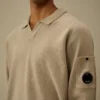 Katoenen chenille polo met Lens-motief