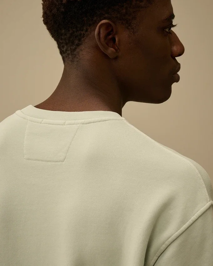 Katoenen diagonaal fleece, resist-geverfd sweatshirt met ronde hals en lensdetail
