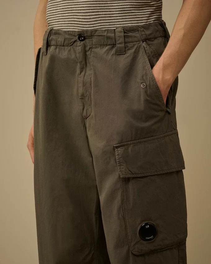 Katoenen ripstop boxy cargo-broek met Lens-detail