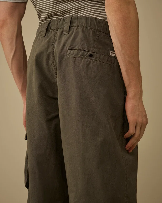 Katoenen ripstop boxy cargo-broek met Lens-detail