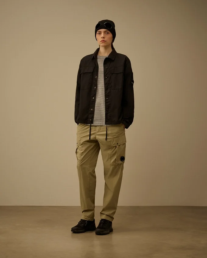 Katoenen ripstop overshirt met boxy pasvorm, knopen en Lens-detail