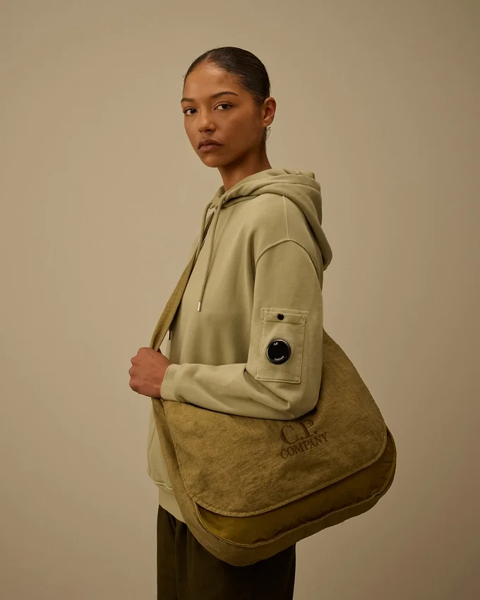 Rafia-R-tas met gemengde materialen