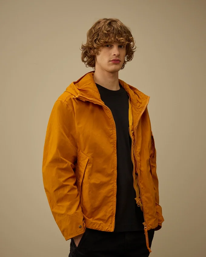 Twill-jas met capuchon en Lens-luik