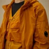 Twill-jas met capuchon en Lens-luik