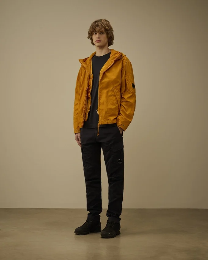 Twill-jas met capuchon en Lens-luik