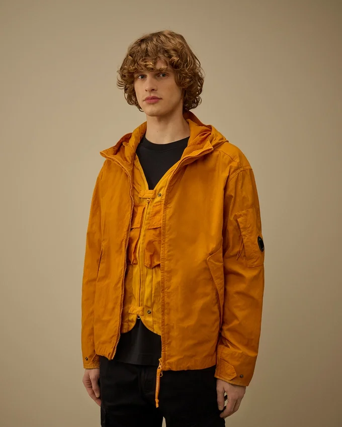 Twill-jas met capuchon en Lens-luik